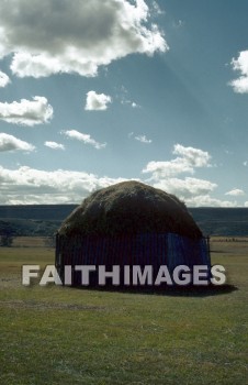 haystack, cloud, straw, hay, land, field, farm, fence, post, forest, around, barn, meadow, grass, bale, countryside, farmland, Wire, wood, round, rural, ranch, feed, food, clouds, straws