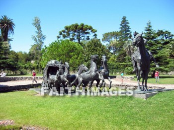 statue, horse, animal, south, america, Montevideo, Uruguay, stagecoach, wildlife, outside, mammal, beast, creature, critter, horses, animals, stagecoaches, outsides, mammals, beasts, creatures