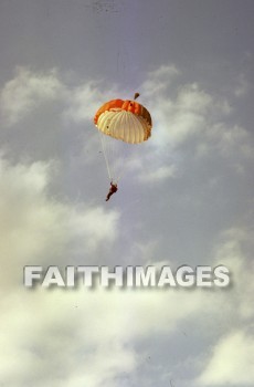 parachute, float, catch, jump, plummet, fall, drop, dive, bail, leap, skydiving, Parachutes, catches, jumps, falls, drops, dives, leaps