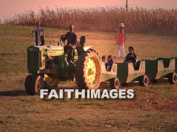 Thanksgiving, tractor, farm, farming, giving, thanks, thankful, God, public, celebration, holiday, acknowledgment, divine, favor, kindness, grateful, gratitude, family, friend, Blessing, consecration, favor, grace, Praise, fall, harvest