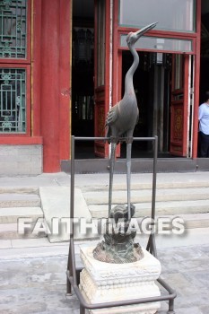 bronze crane, the summer palace, beijing, china