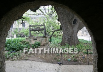 long barrack, alamo, san antonio de valero, san antonio, franciscan, spanish, mission, catholic, coahuiltecan, cottonwood, fray antonio de olivares, davy crockett, jim bowie, william travis, james bonham, santa anna, susanna dickinsin, missions, catholics, cottonwoods