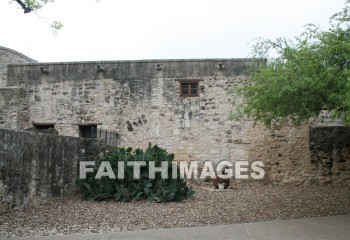 alamo, san antonio de valero, san antonio, franciscan, spanish, mission, catholic, coahuiltecan, cottonwood, fray antonio de olivares, davy crockett, jim bowie, william travis, james bonham, santa anna, susanna dickinsin, missions, catholics, cottonwoods